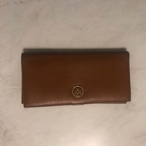 Tory Burch tan wallet